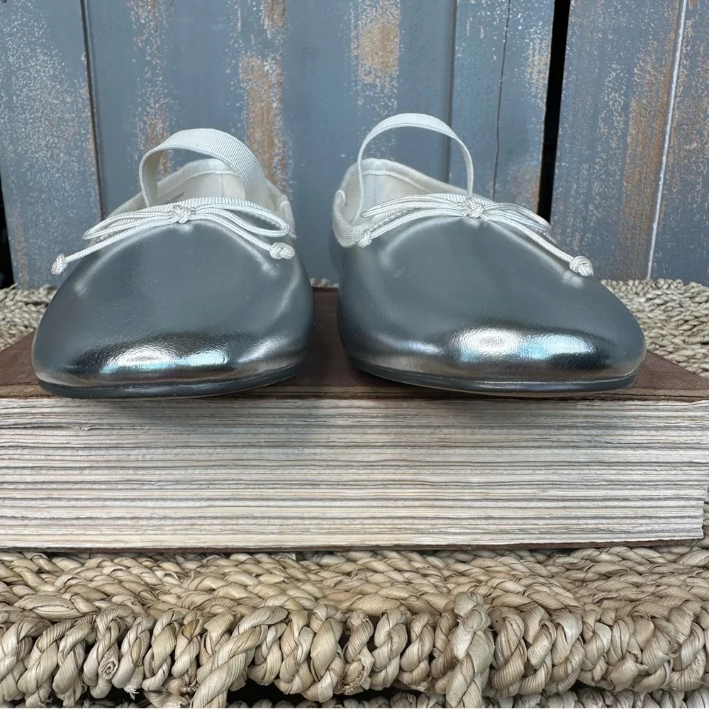 Crewcuts Girl's Strappy Ballet Flats Shinny Silver Sz K2 NWOB